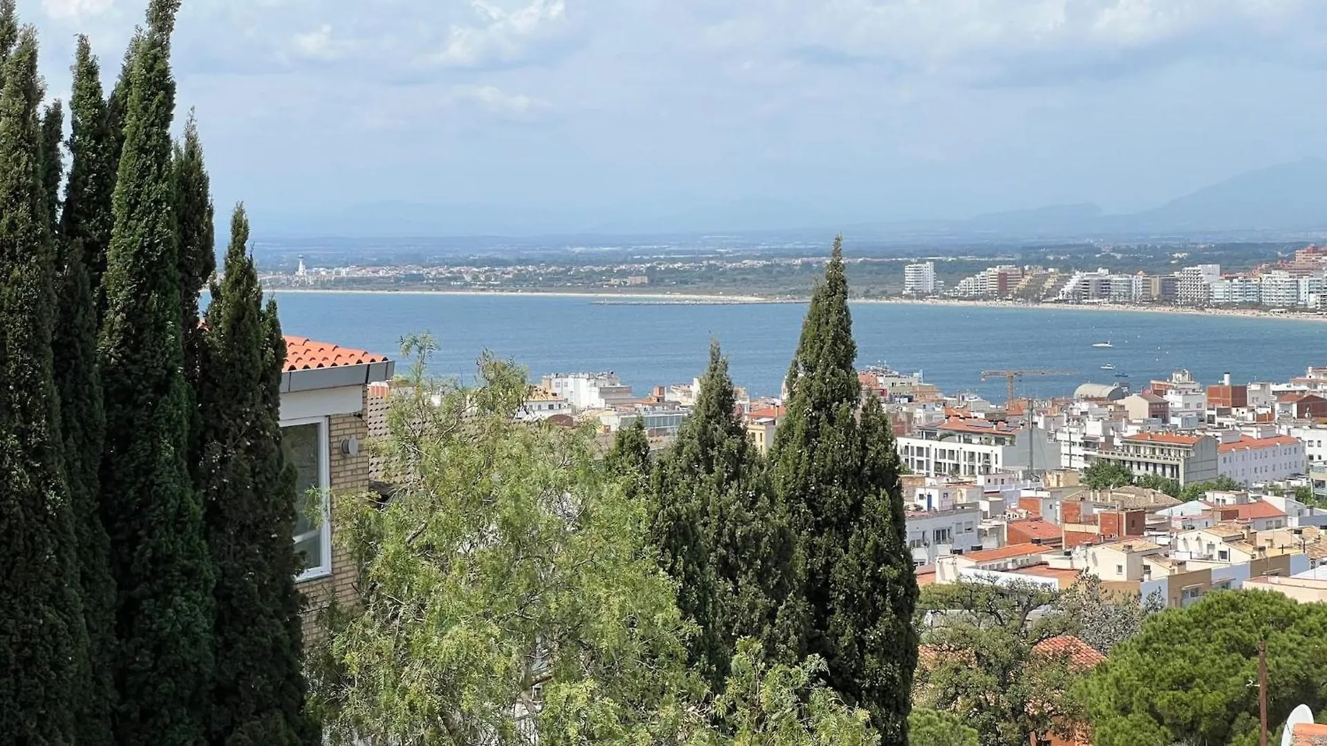הוילה Preciosa Casa En Roses Con Vistas Al Pueblo Y Al Mar Av-33